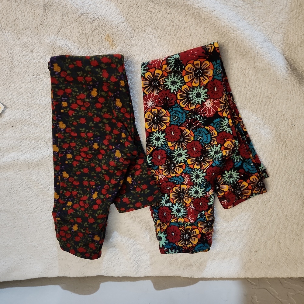 LULAROE 2 pr.  S/M Floral Leggings